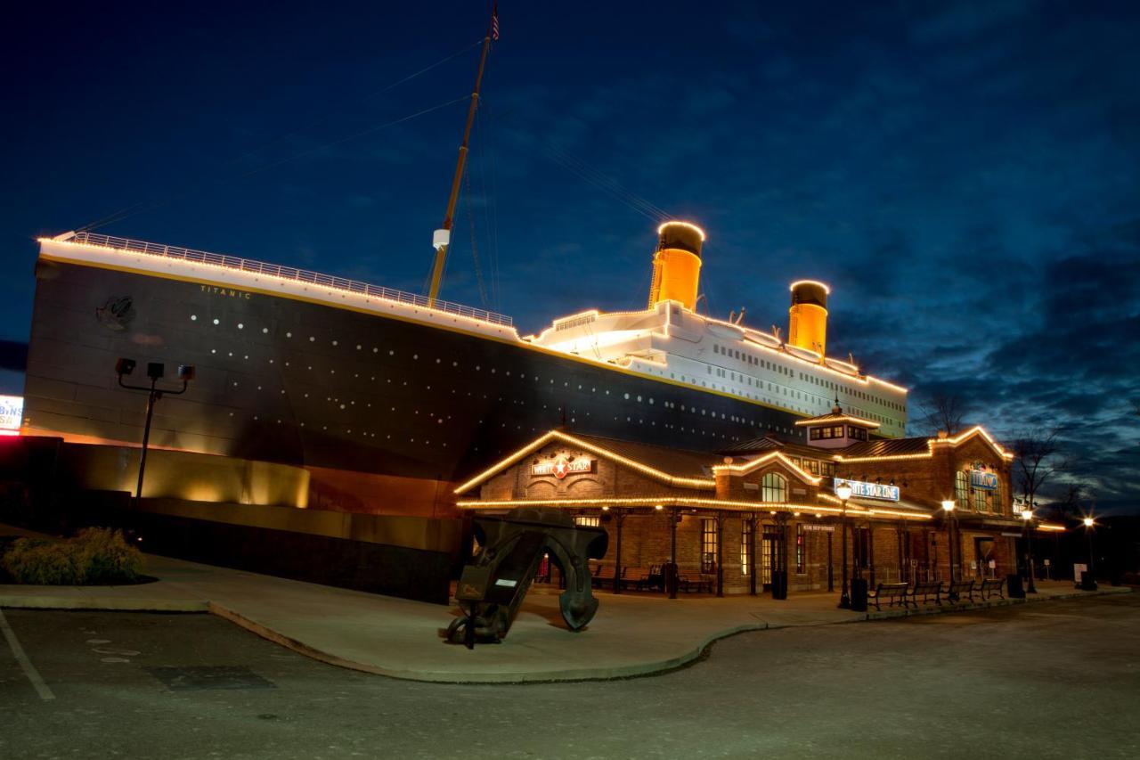Smoky Bear Lodge With Guest House, Hot Tub, 1089 Free Tickets Each Paid Day, Dollywood And More سيفيرفيل المظهر الخارجي الصورة