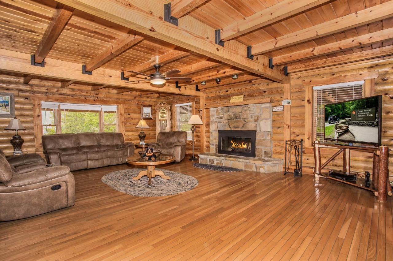 Smoky Bear Lodge With Guest House, Hot Tub, 1089 Free Tickets Each Paid Day, Dollywood And More سيفيرفيل المظهر الخارجي الصورة