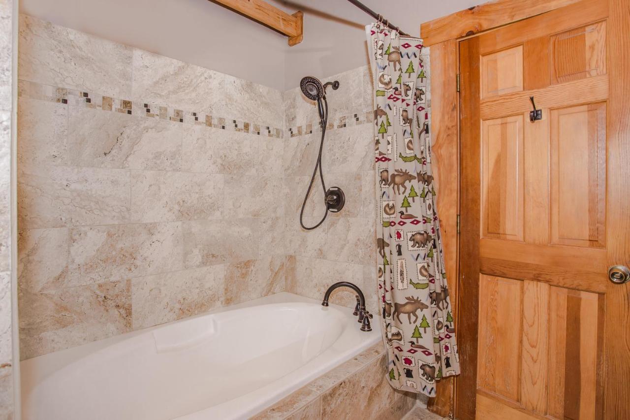 Smoky Bear Lodge With Guest House, Hot Tub, 1089 Free Tickets Each Paid Day, Dollywood And More سيفيرفيل المظهر الخارجي الصورة