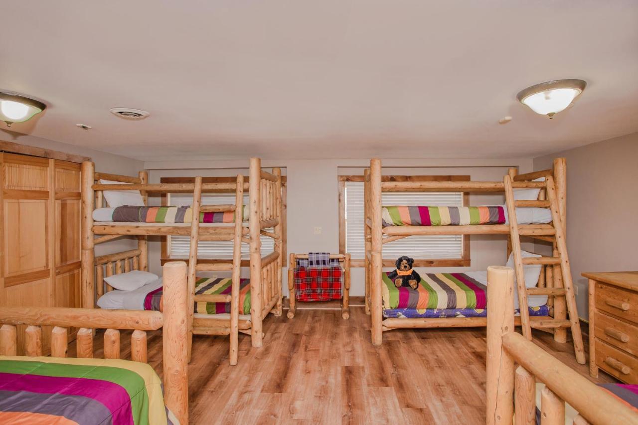 Smoky Bear Lodge With Guest House, Hot Tub, 1089 Free Tickets Each Paid Day, Dollywood And More سيفيرفيل المظهر الخارجي الصورة