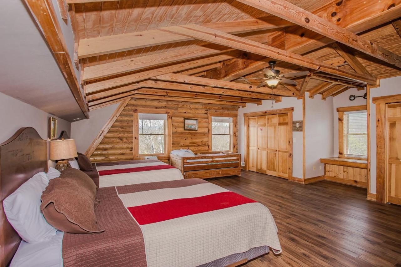 Smoky Bear Lodge With Guest House, Hot Tub, 1089 Free Tickets Each Paid Day, Dollywood And More سيفيرفيل المظهر الخارجي الصورة