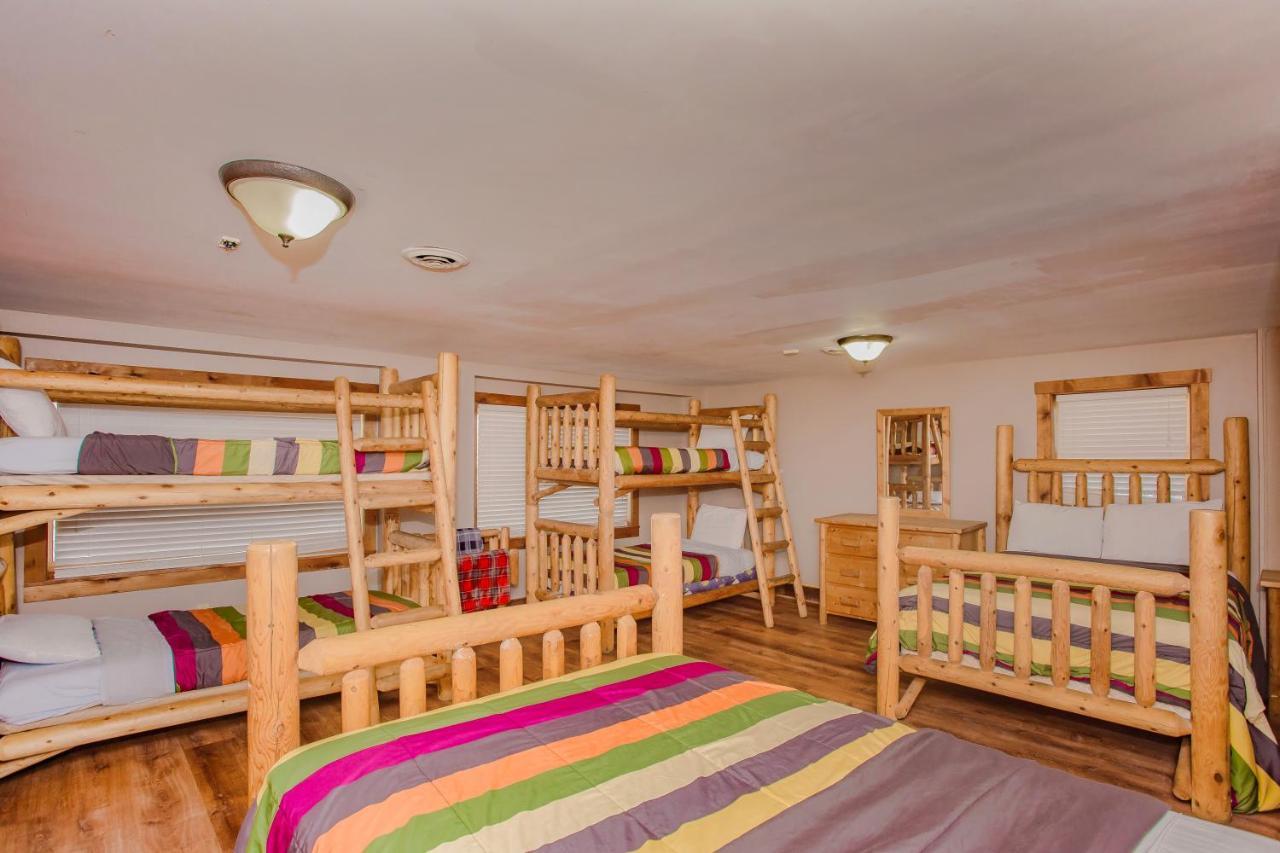 Smoky Bear Lodge With Guest House, Hot Tub, 1089 Free Tickets Each Paid Day, Dollywood And More سيفيرفيل المظهر الخارجي الصورة