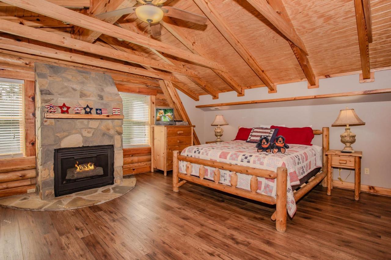 Smoky Bear Lodge With Guest House, Hot Tub, 1089 Free Tickets Each Paid Day, Dollywood And More سيفيرفيل المظهر الخارجي الصورة